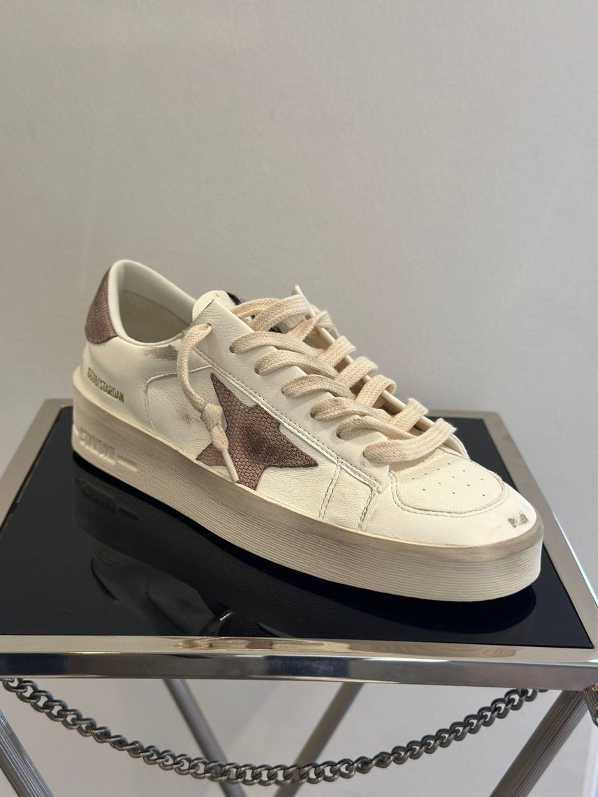 GOLDEN GOOSE Sneakers front view - Women's luxury Shoes