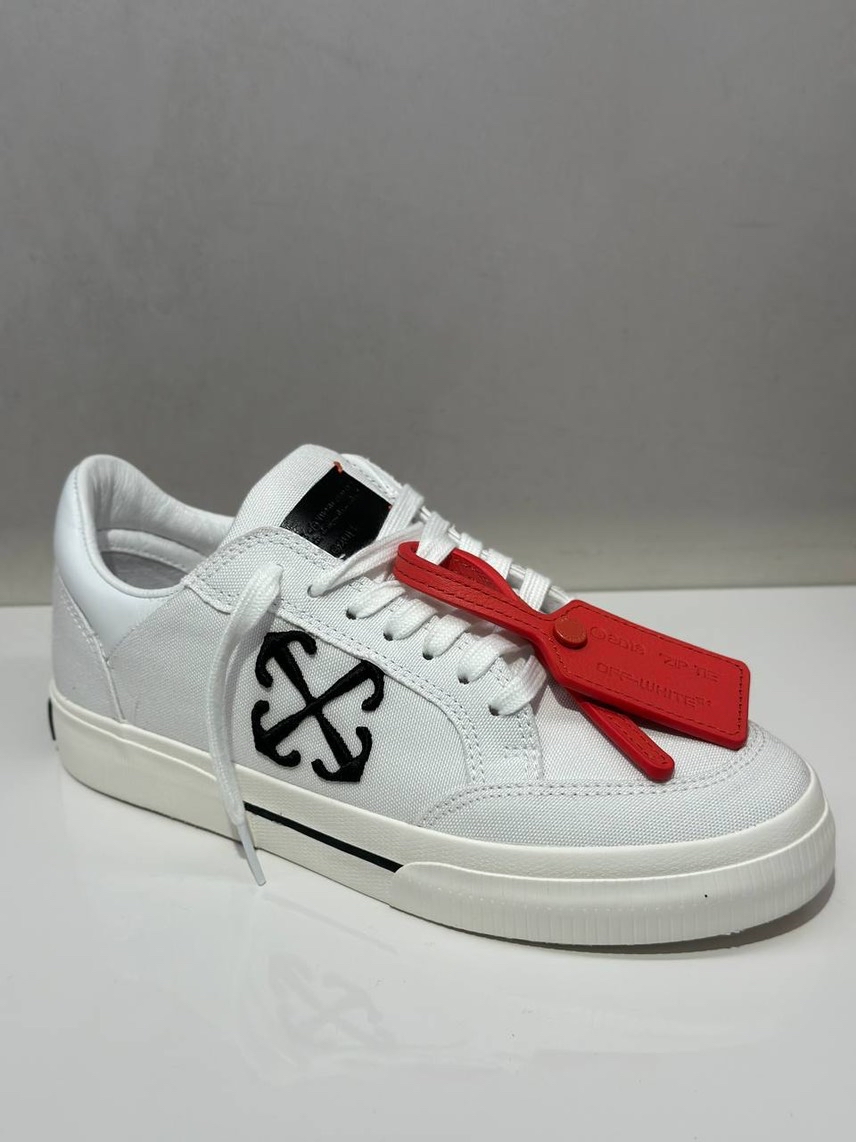 OFF-WHITE Sneakers front view - Women's luxury Shoes
