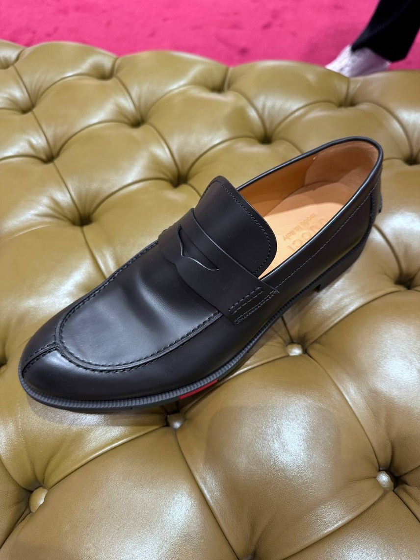 GUCCI Loafers side view - Men's luxury Shoes