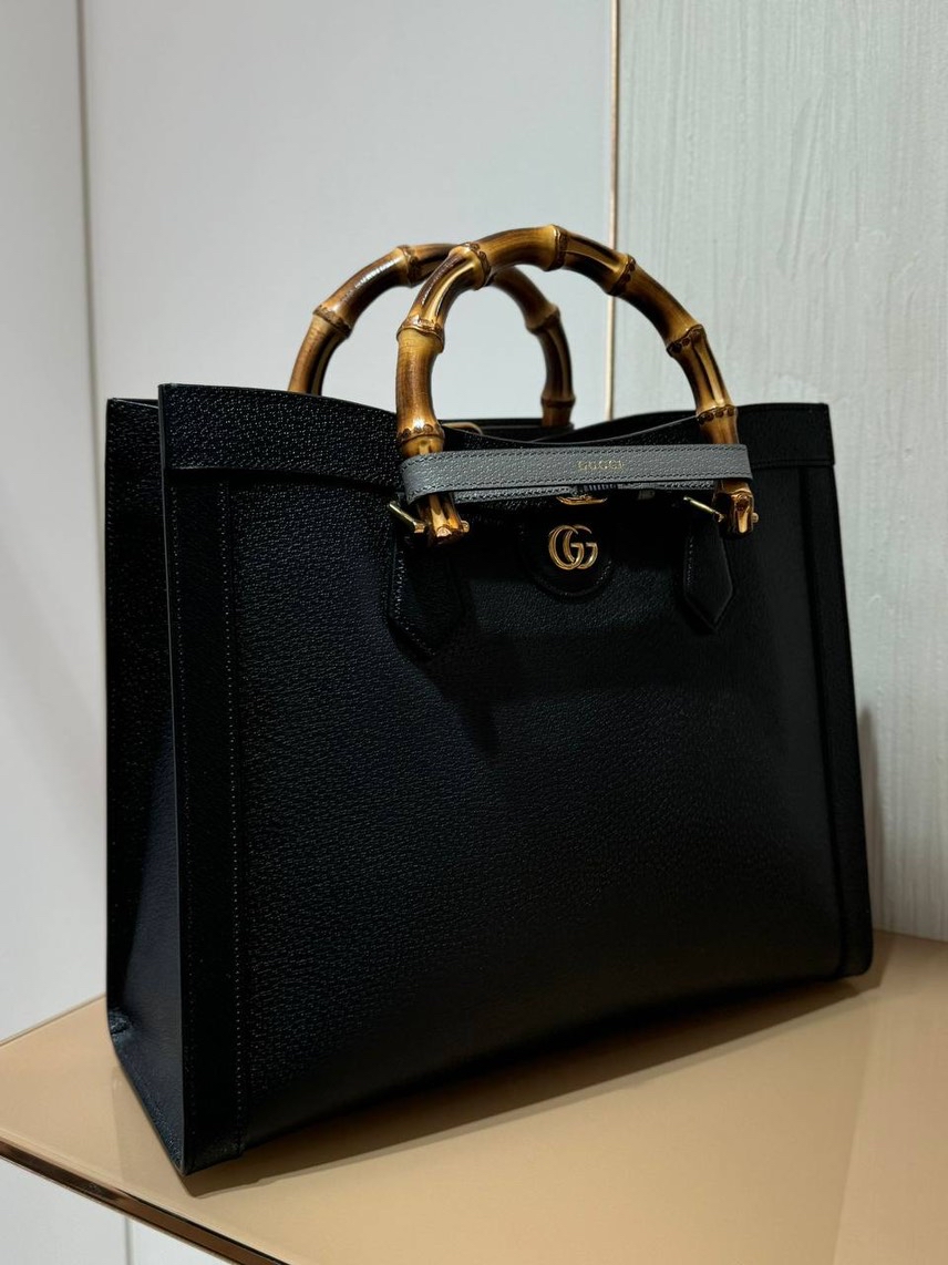 GUCCI Shoulder bags front view - Women's luxury Bags