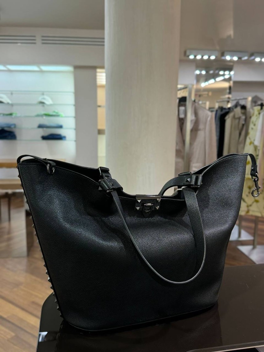 VALENTINO GARAVANI Totes side view - Women's luxury Bags