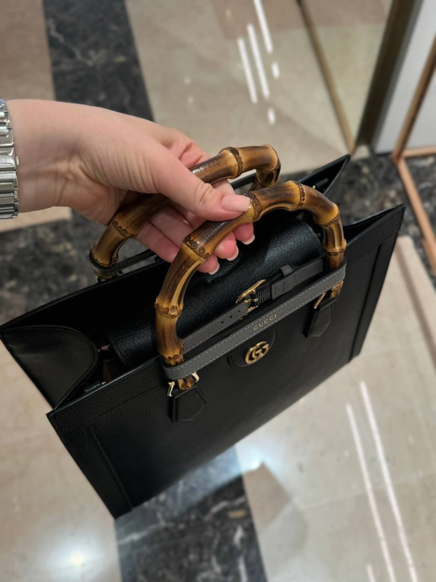 GUCCI Shoulder bags side view - Women's luxury Bags