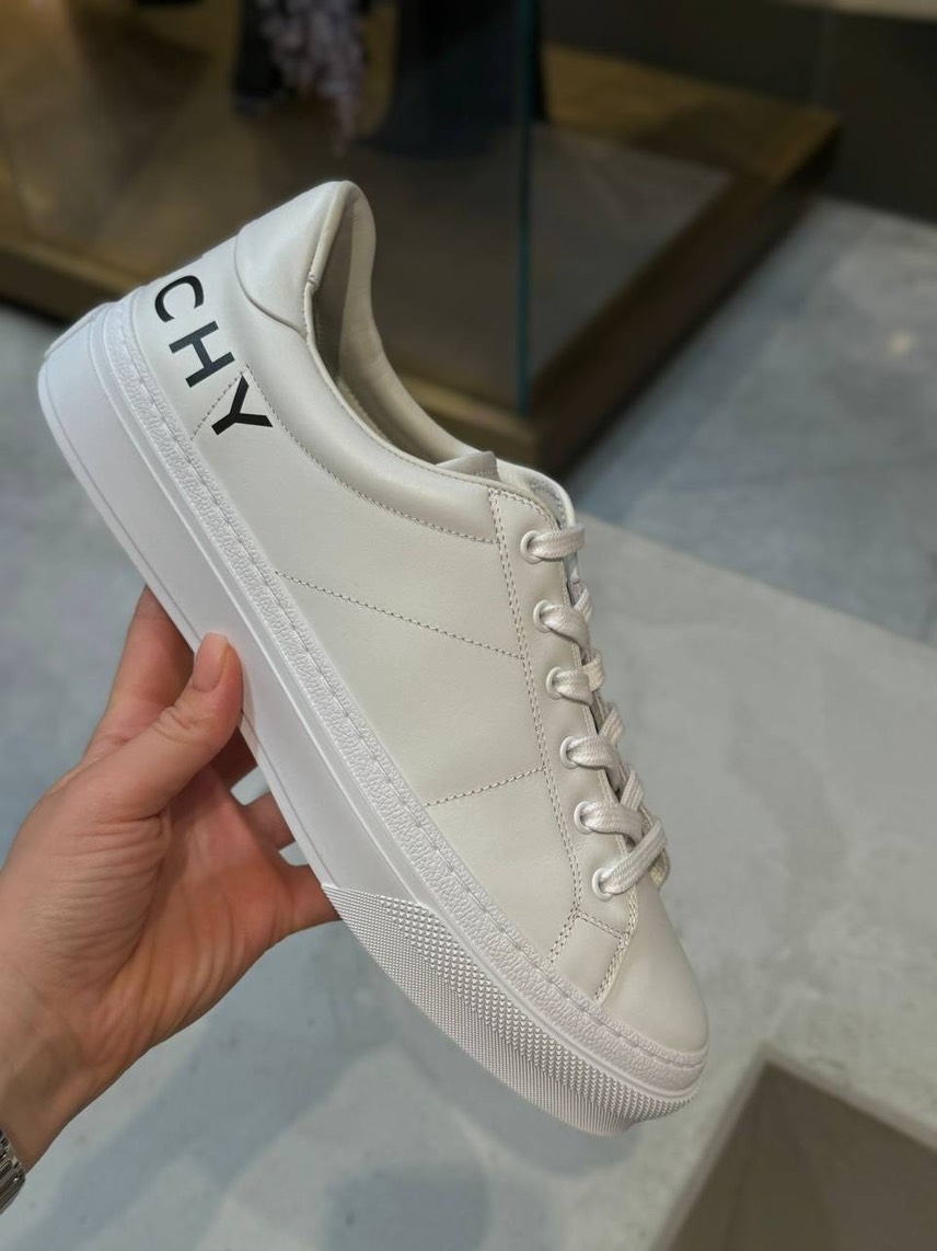 GIVENCHY Sneakers front view - Men's luxury Shoes