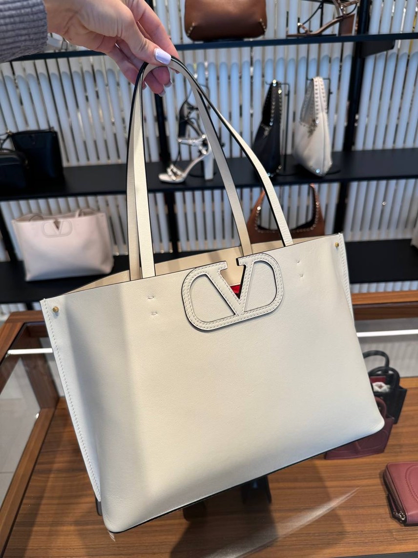VALENTINO GARAVANI Shoulder bags side view - Women's luxury Bags
