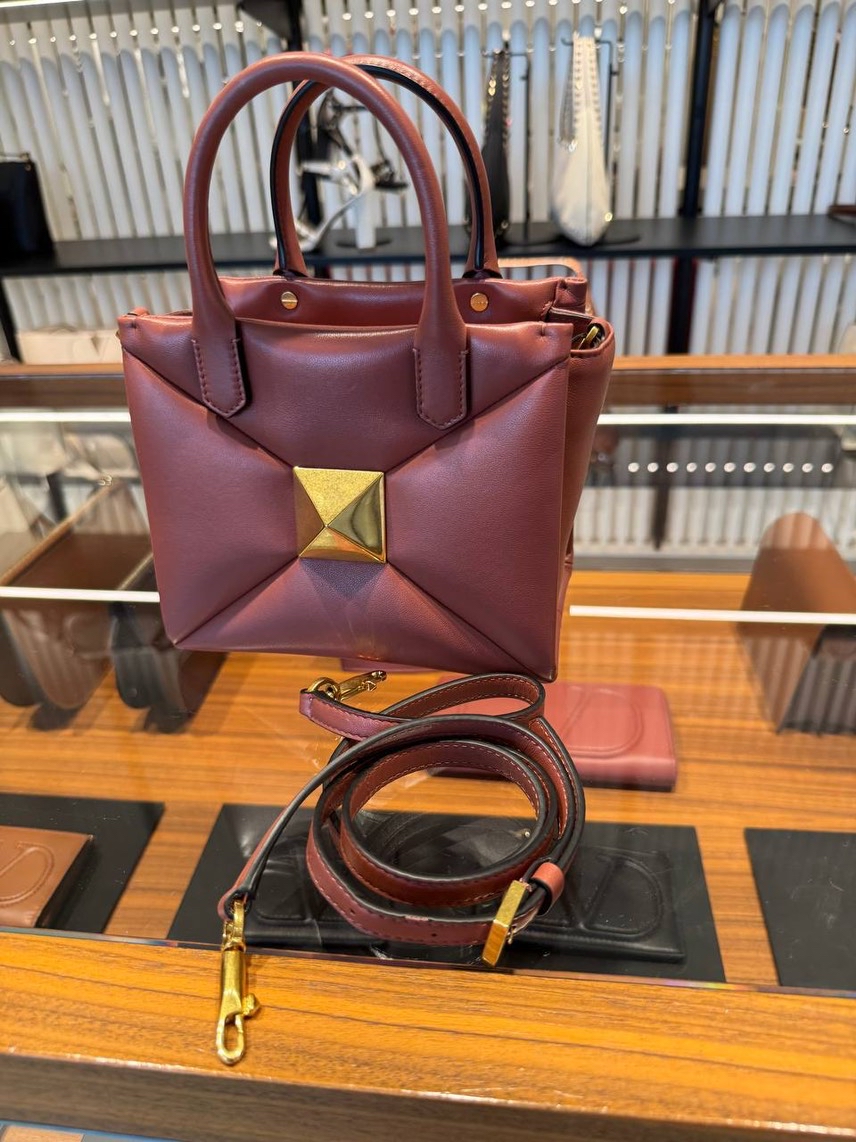 VALENTINO GARAVANI Crossbody bags side view - Women's luxury Bags