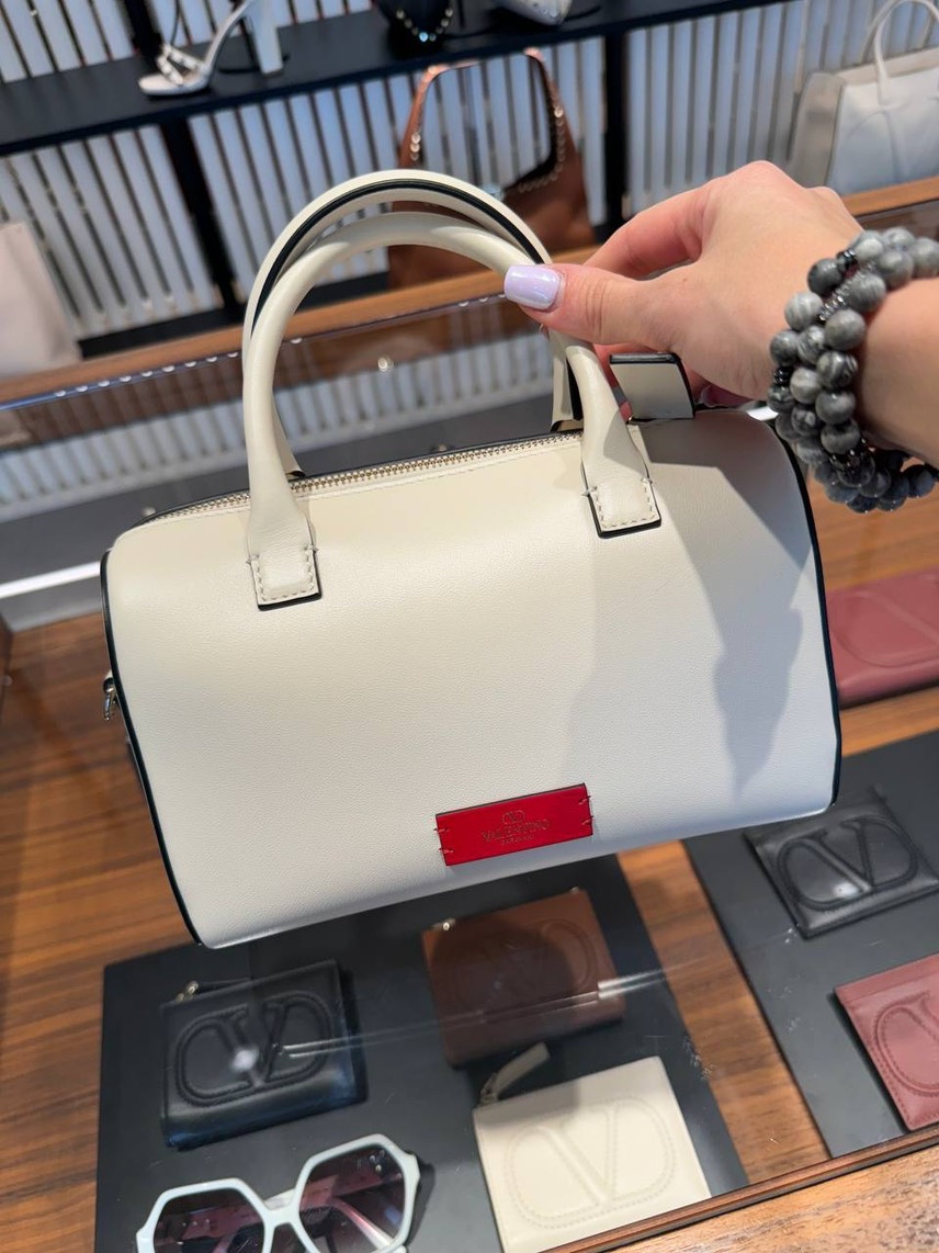 VALENTINO GARAVANI Shoulder bags side view - Women's luxury Bags