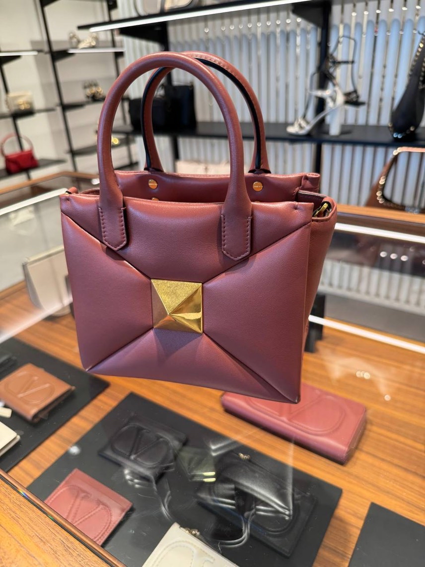 VALENTINO GARAVANI Crossbody bags front view - Women's luxury Bags
