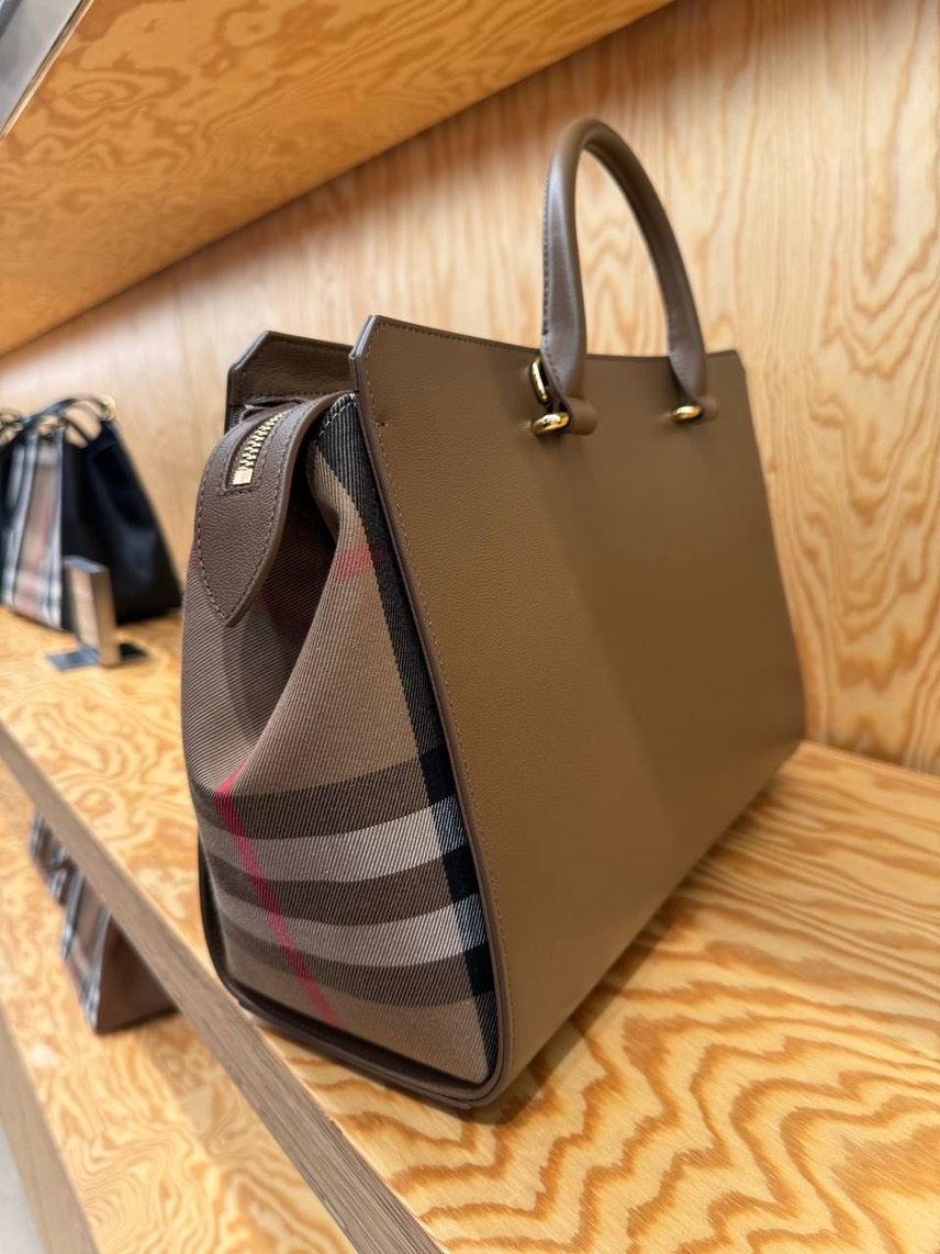 BURBERRY Shoulder bags side view - Women's luxury Bags