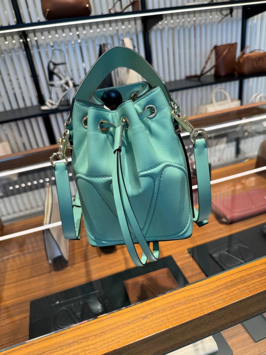 VALENTINO GARAVANI Crossbody bags front view - Women's luxury Bags