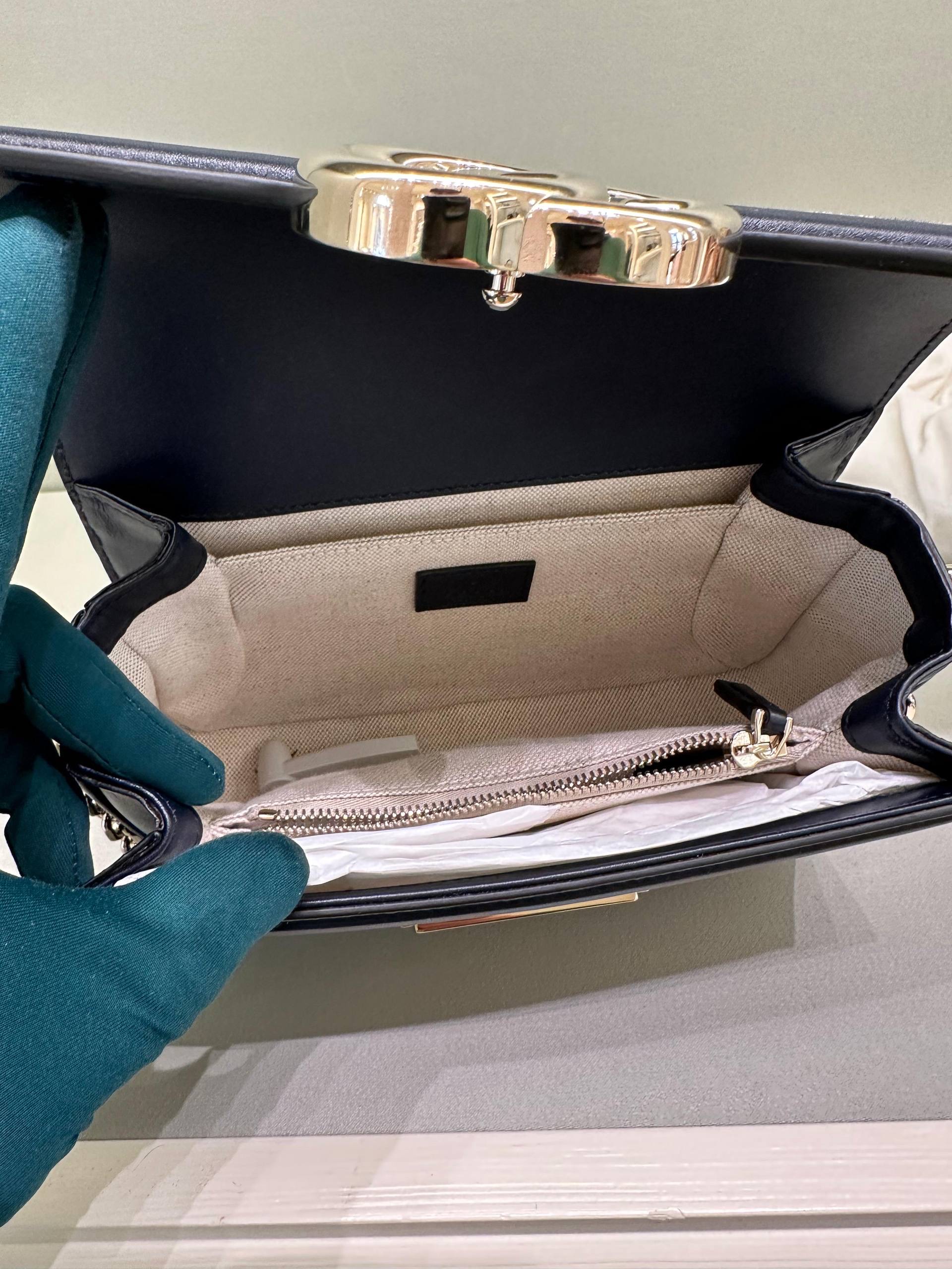 GUCCI Crossbody bags side view - Women luxury Bags