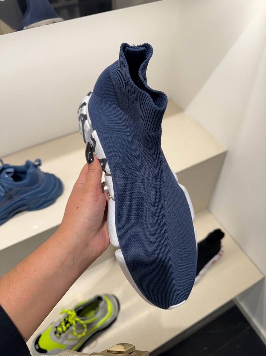 BALENCIAGA Sneakers side view - Men's luxury Shoes