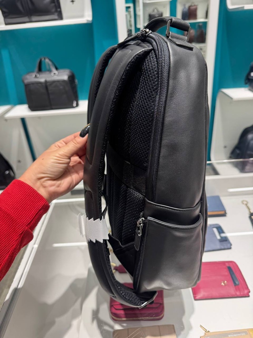 PIQUADRO Backpack side view - Men's luxury Bags