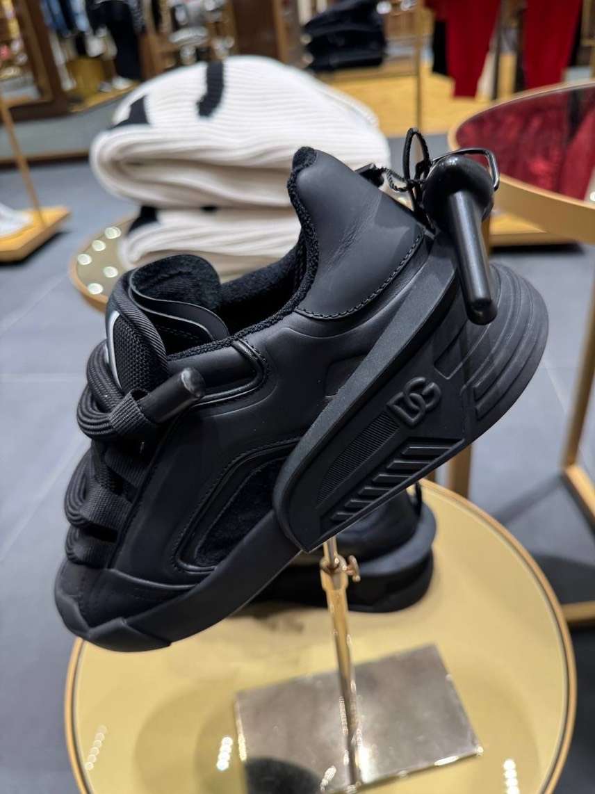DOLCE & GABBANA Sneakers side view - Men's luxury Shoes