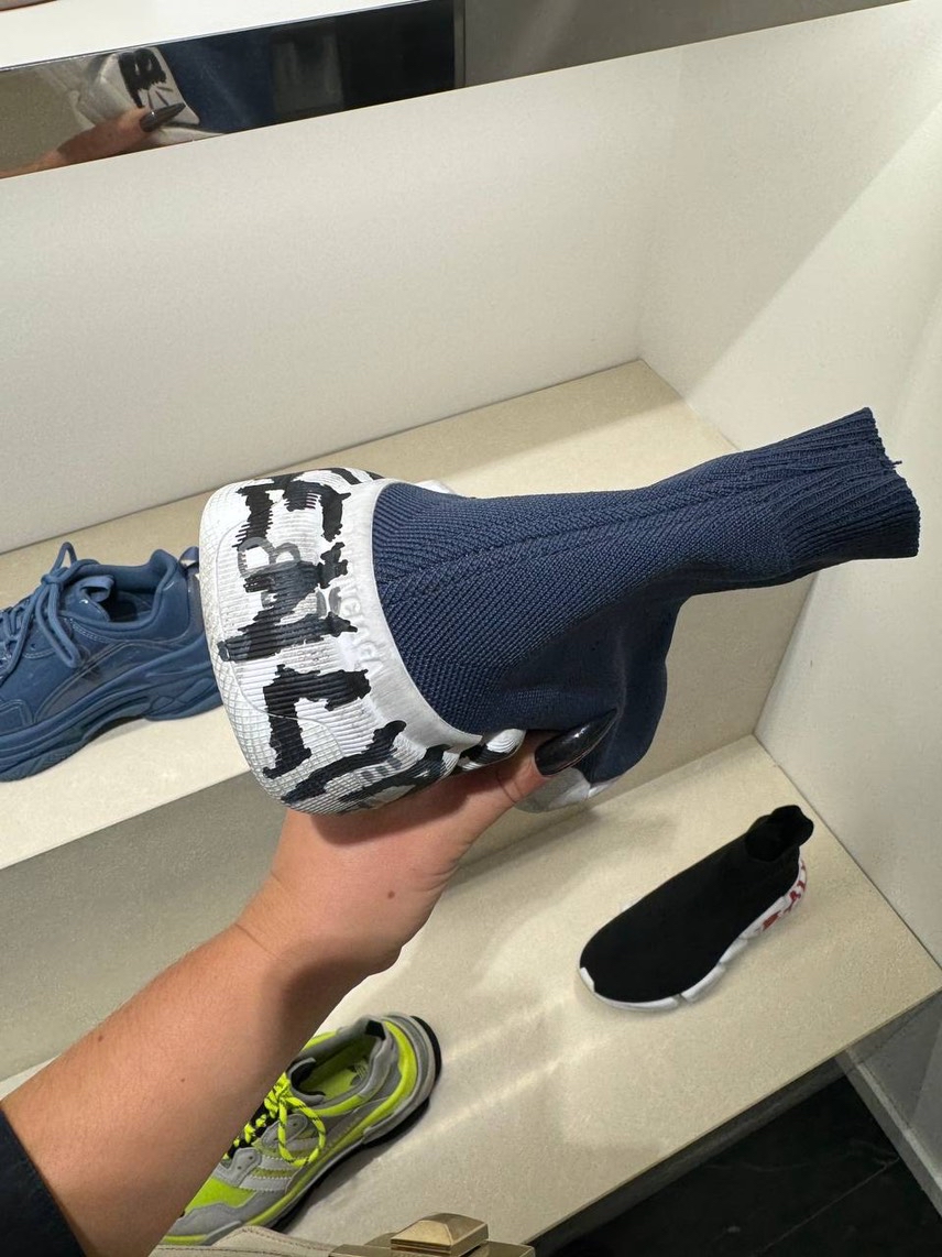 BALENCIAGA Sneakers side view - Men's luxury Shoes