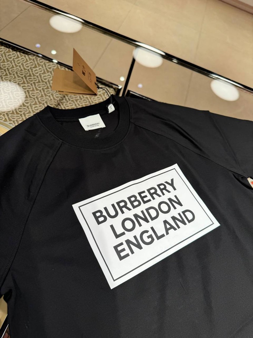 BURBERRY T-shirt and Polo side view - Women's luxury Clothes