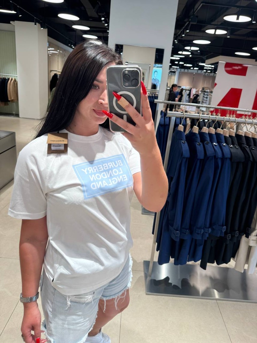 BURBERRY T-shirt and Polo side view - Women's luxury Clothes