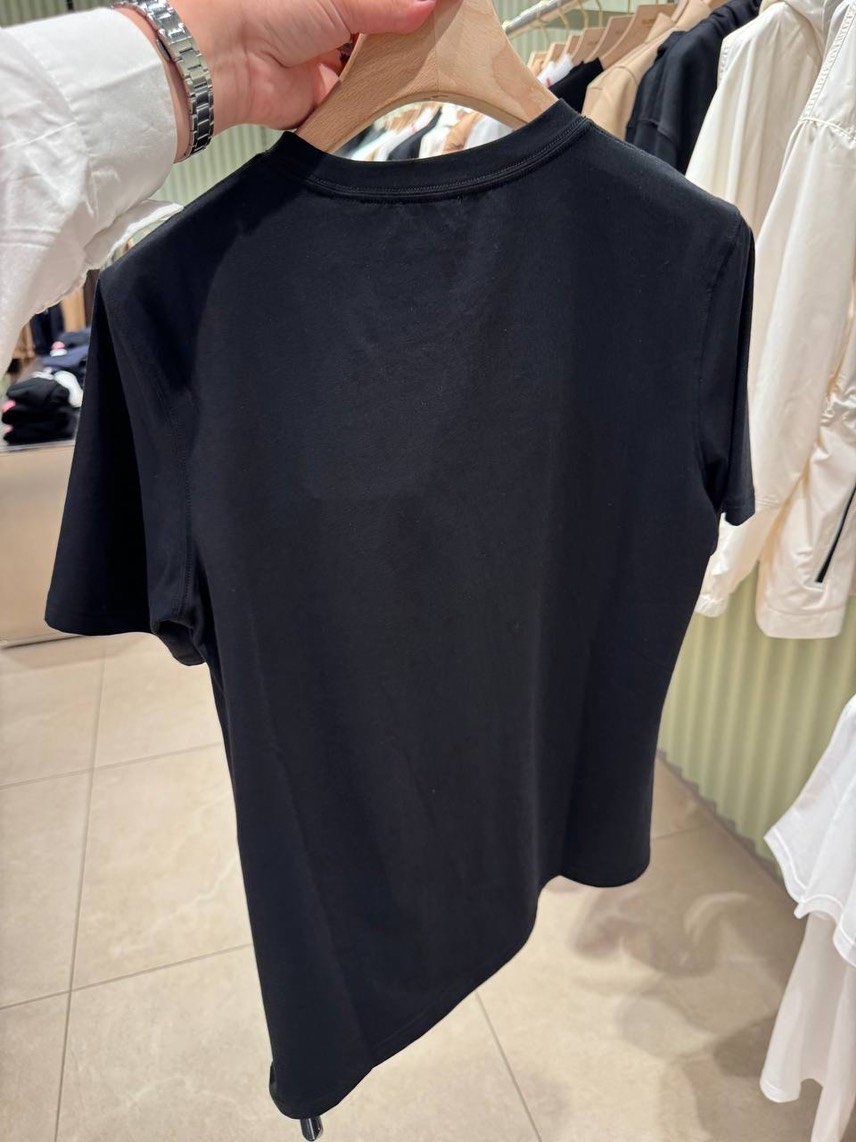 BURBERRY T-shirt and Polo side view - Women's luxury Clothes