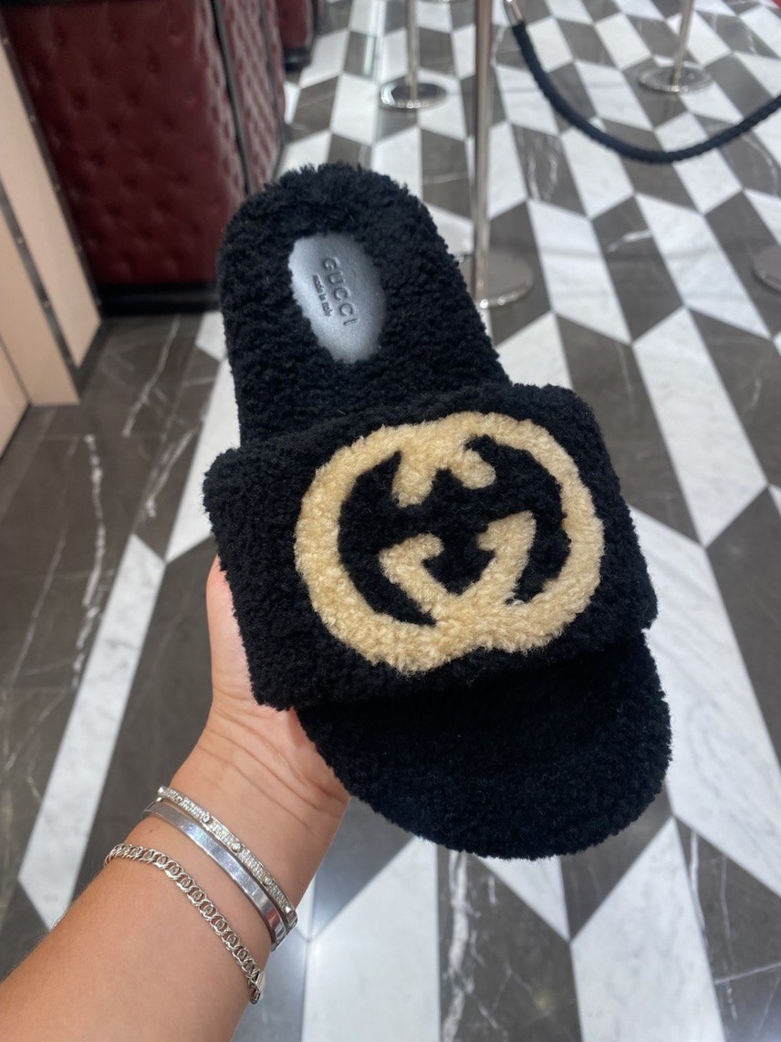 GUCCI Slides front view - Women's luxury Shoes