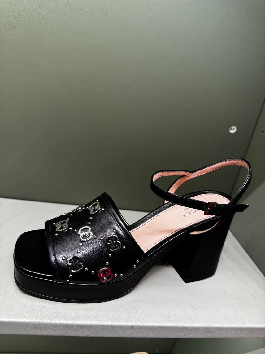 GUCCI Sandals front view - Women's luxury Shoes