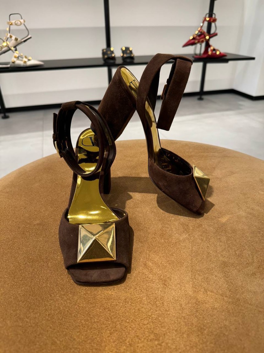 VALENTINO GARAVANI Sandals side view - Women's luxury Shoes