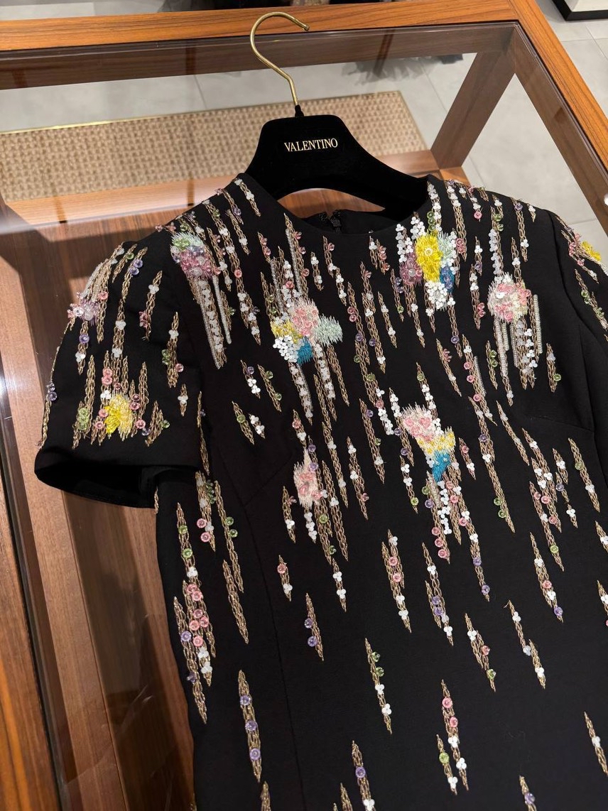 VALENTINO GARAVANI Dresses side view - Women's luxury Clothes