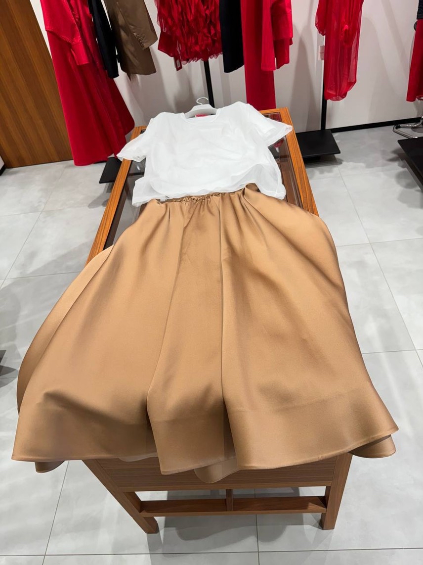 VALENTINO GARAVANI Skirts side view - Women's luxury Clothes