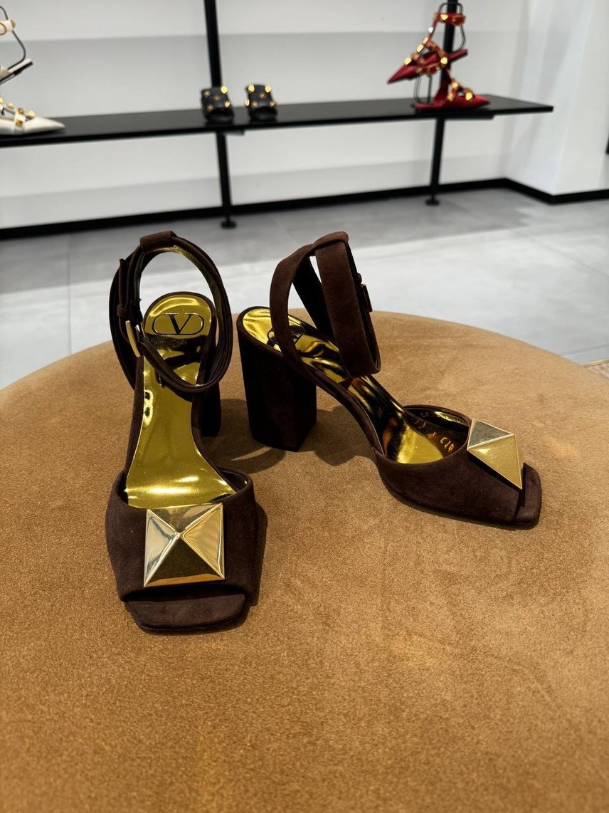 VALENTINO GARAVANI Sandals front view - Women's luxury Shoes