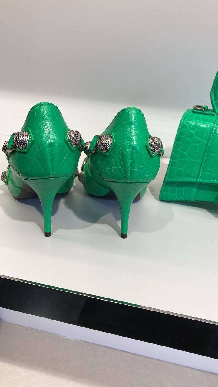BALENCIAGA Pumps side view - Women's luxury Shoes