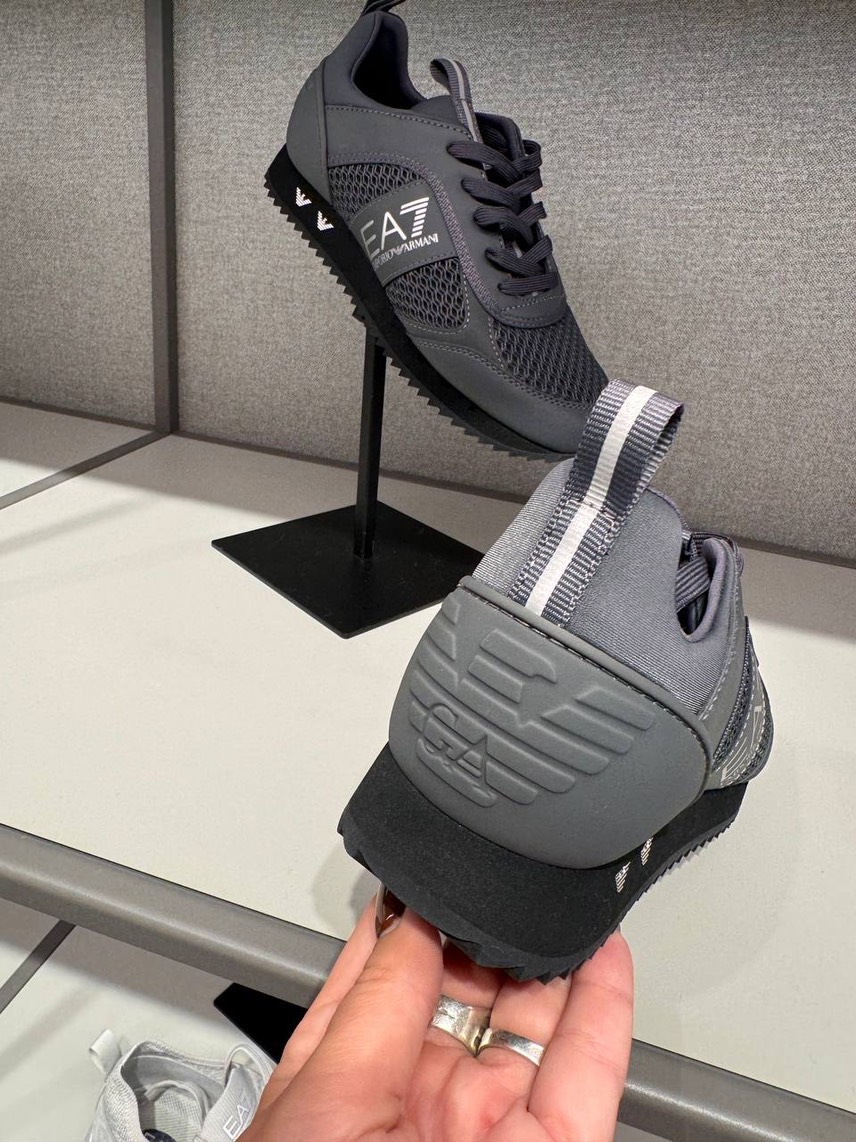 ARMANI EXCHANGE Sneakers side view - Women's luxury Shoes