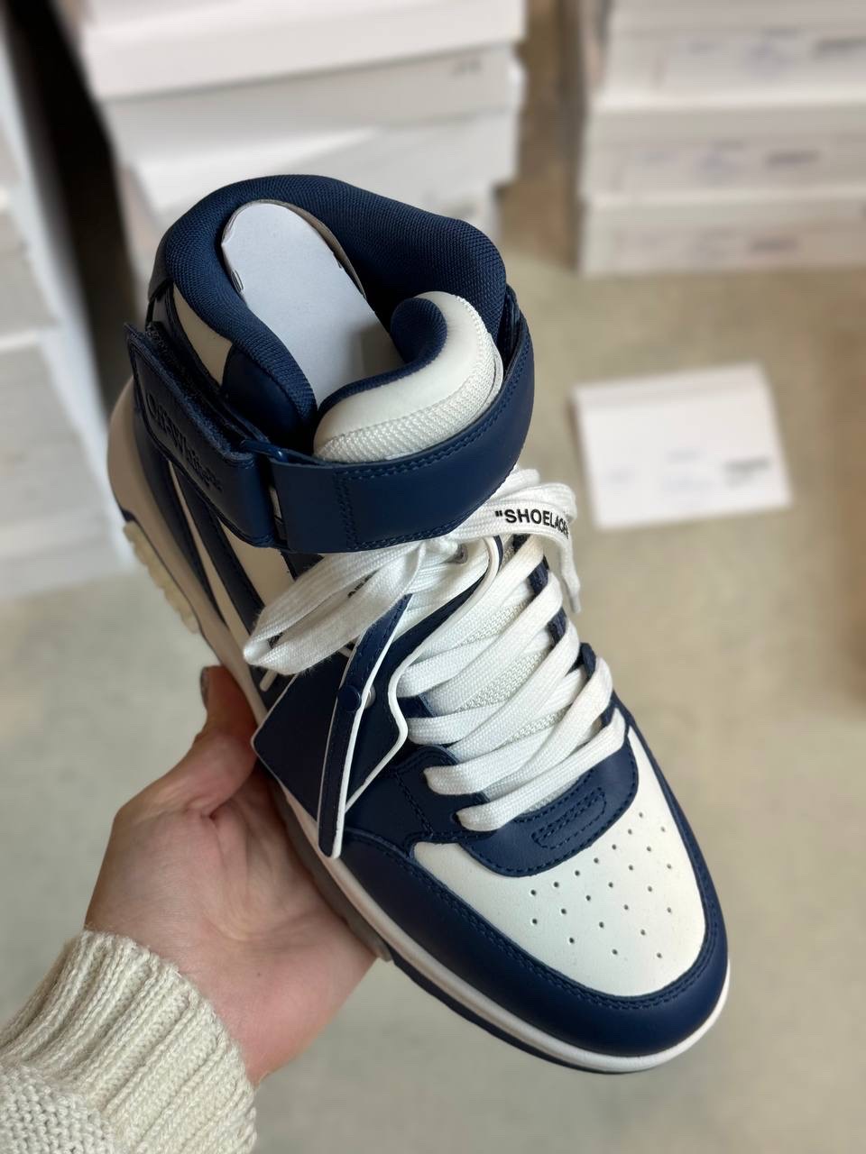 OFF-WHITE Sneakers side view - Men's luxury Shoes