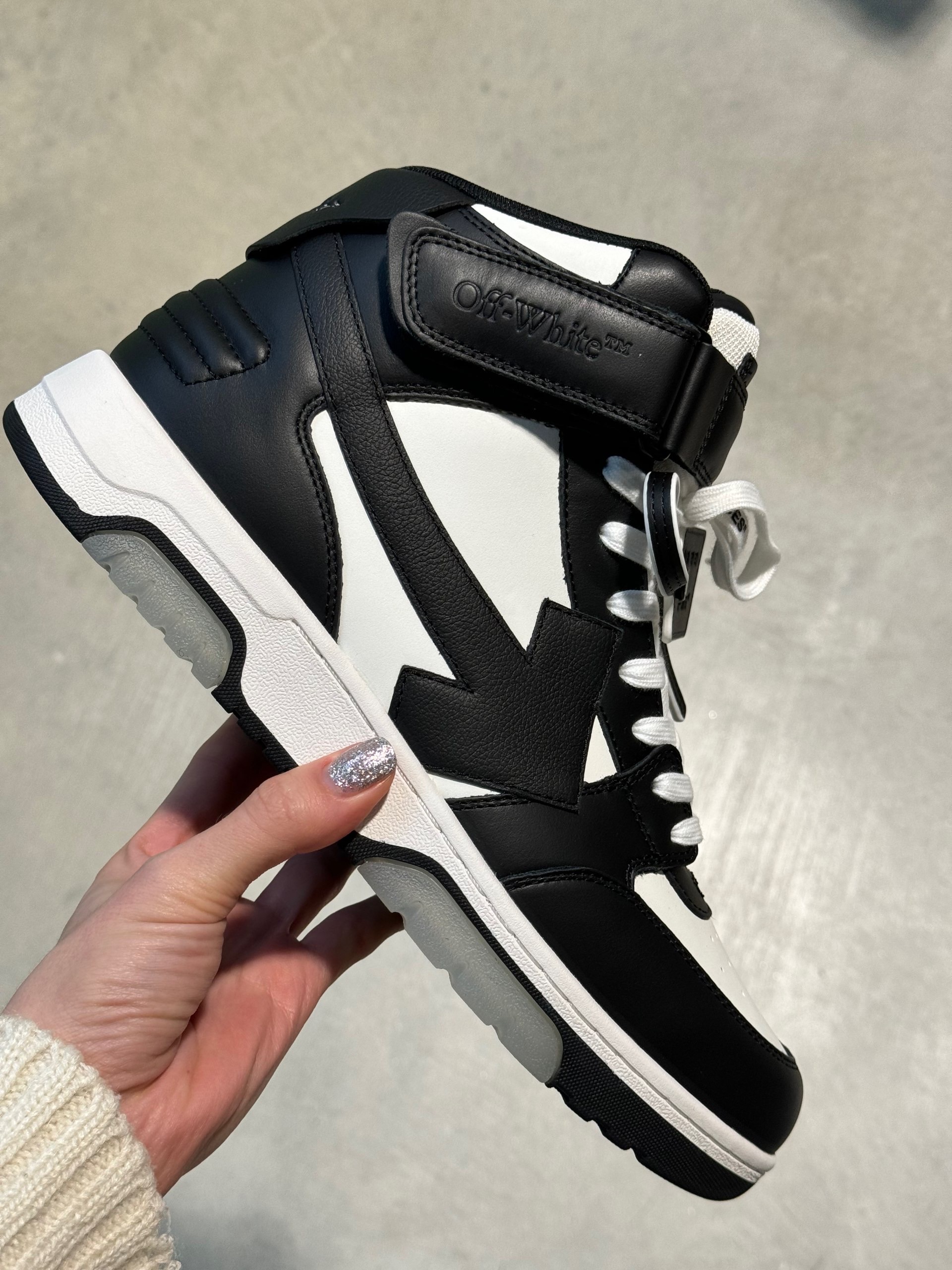 OFF-WHITE Sneakers front view - Men's luxury Shoes