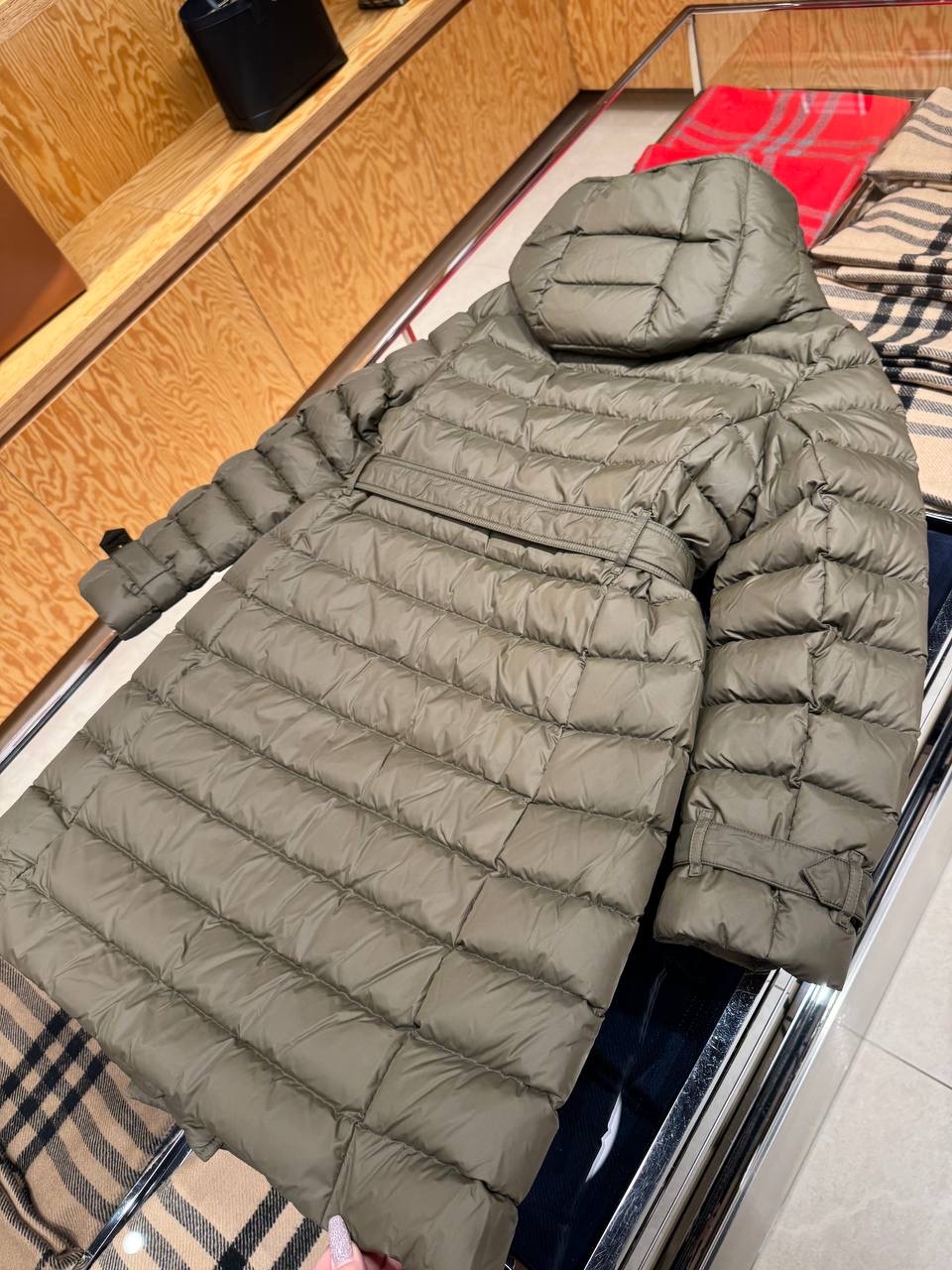BURBERRY Down jacket side view - Women's luxury Clothes