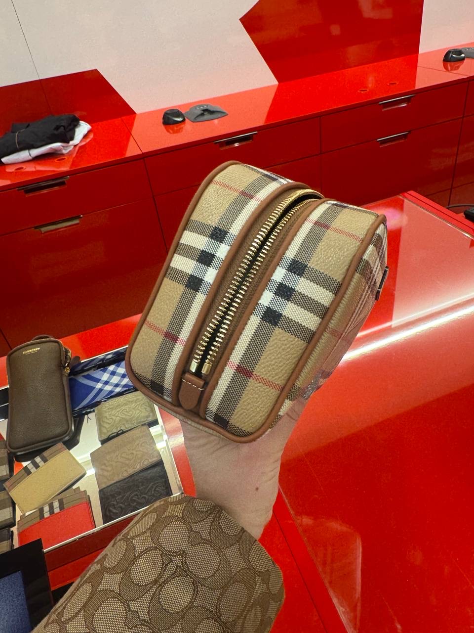 BURBERRY Wallets and small leather goods side view - unisex luxury Accessories