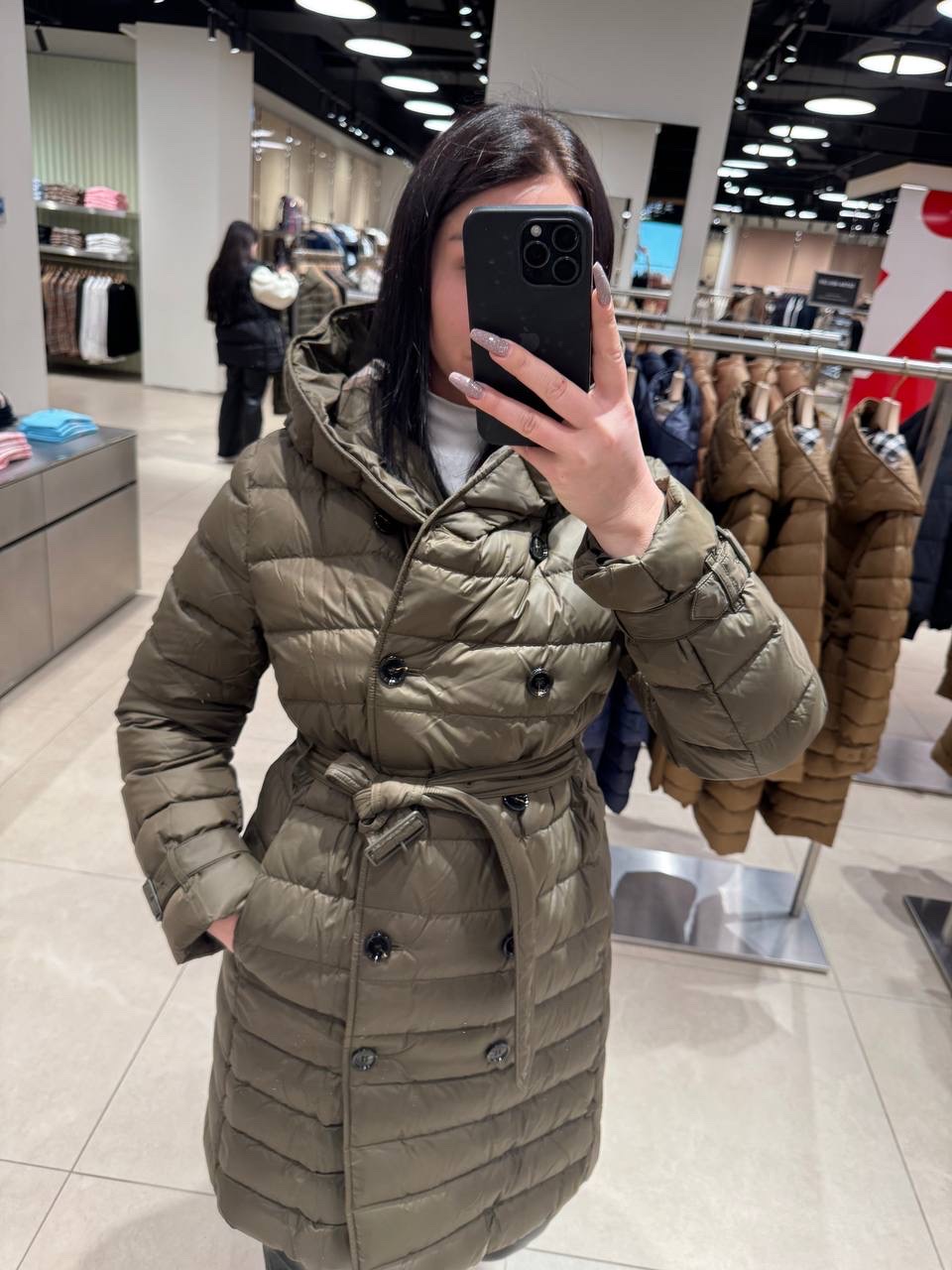 BURBERRY Down jacket side view - Women's luxury Clothes