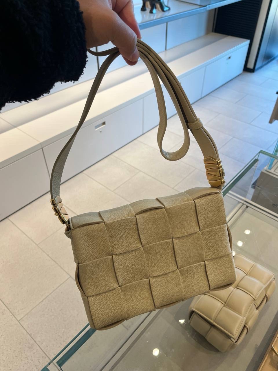 BOTTEGA VENETA Crossbody bags side view - Women luxury Bags