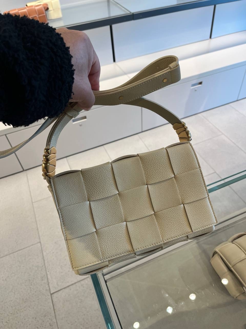 BOTTEGA VENETA Crossbody bags side view - Women luxury Bags