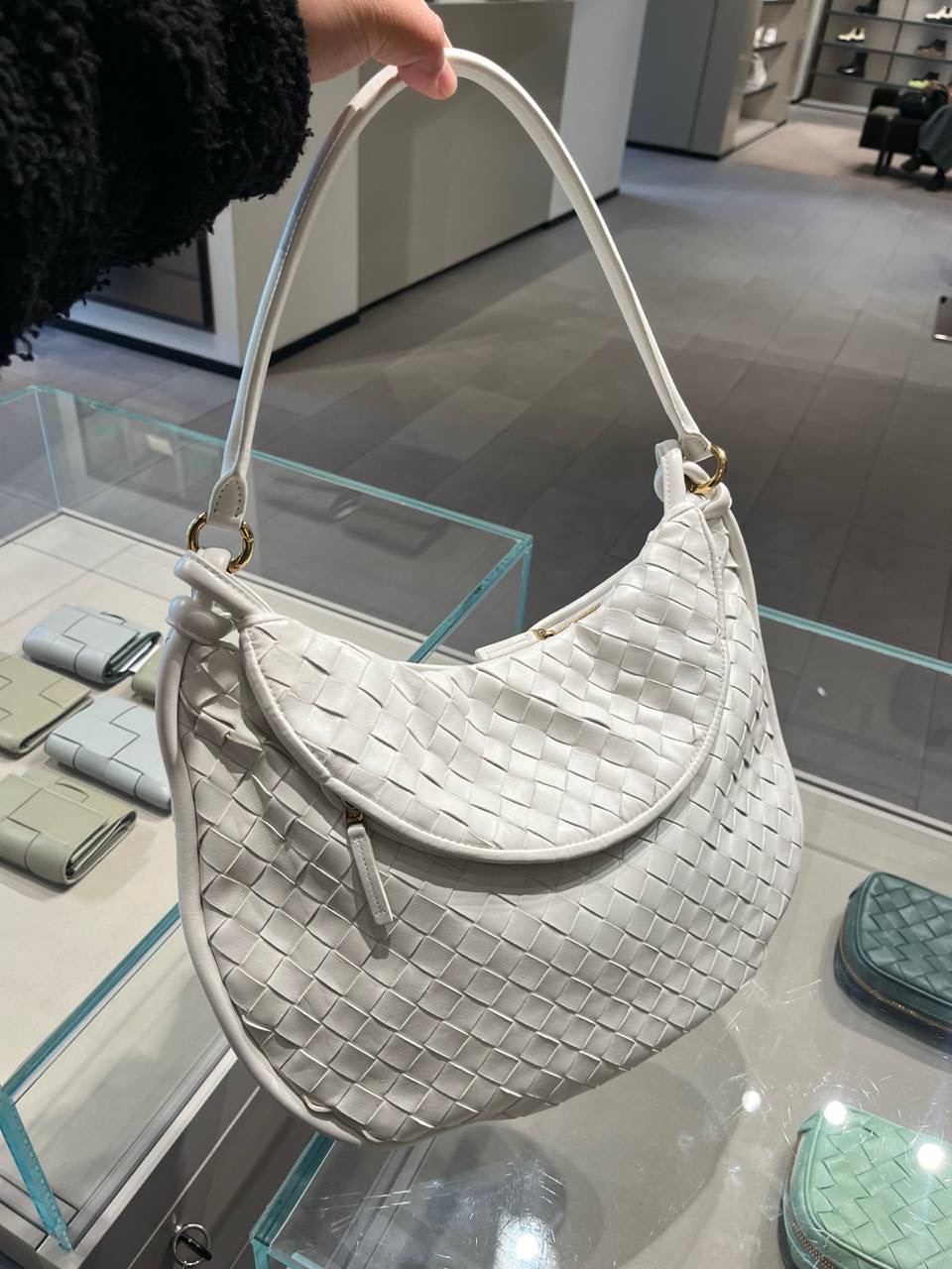 BOTTEGA VENETA Shoulder bags side view - Women luxury Bags