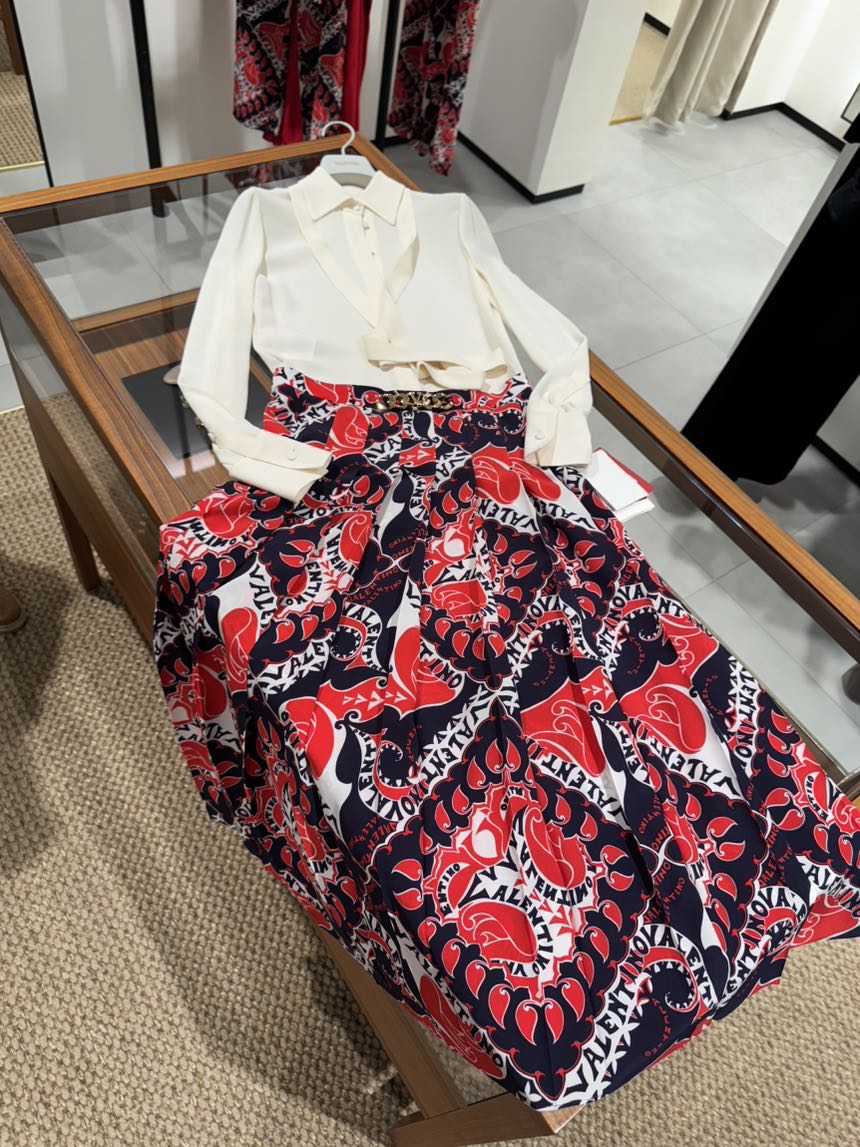 VALENTINO GARAVANI Dresses side view - Women's luxury Clothes