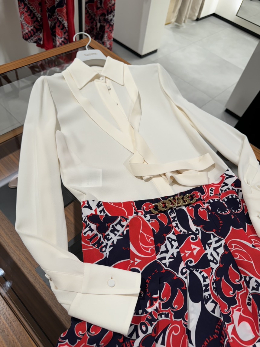 VALENTINO GARAVANI Dresses side view - Women's luxury Clothes
