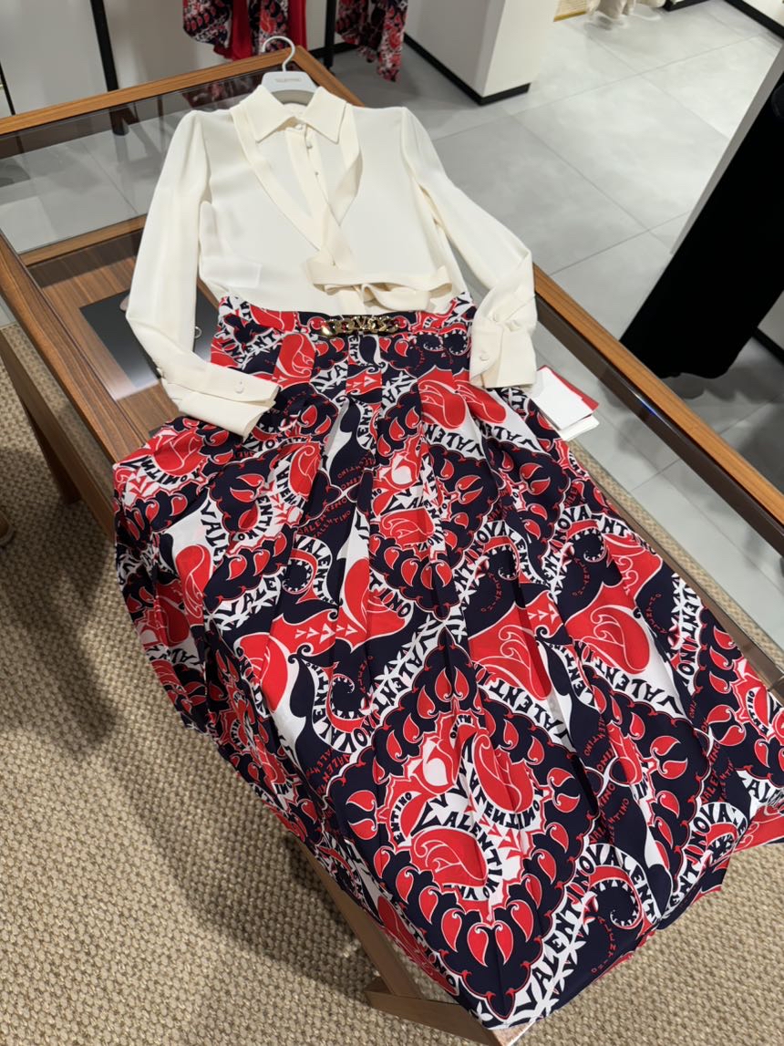 VALENTINO GARAVANI Dresses front view - Women's luxury Clothes