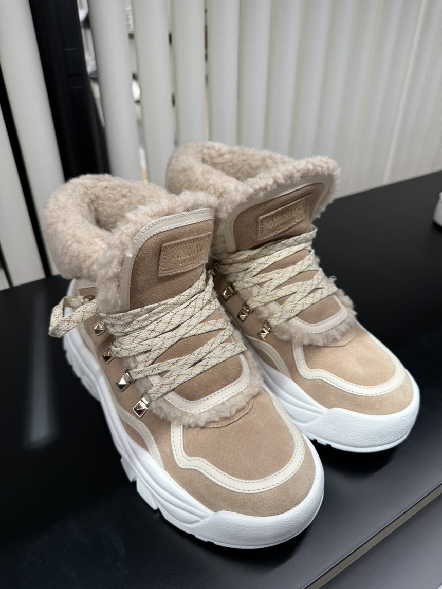 VALENTINO GARAVANI Boots front view - Women's luxury Shoes