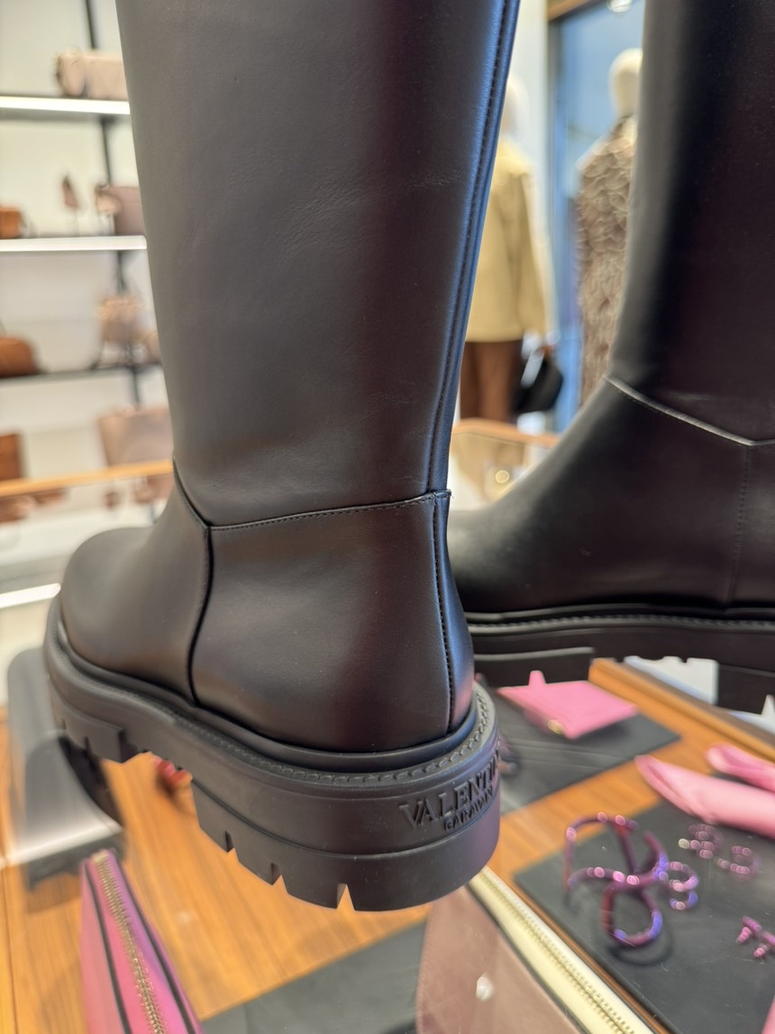 VALENTINO GARAVANI Boots side view - Women's luxury Shoes