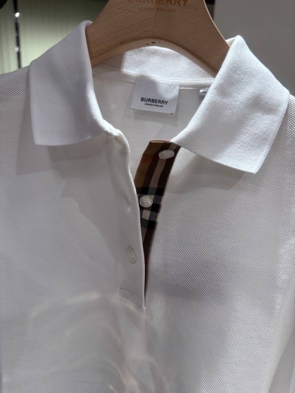 BURBERRY T-shirt and Polo side view - Women's luxury Clothes