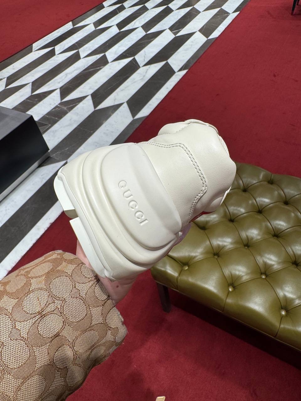GUCCI Sneakers side view - Men's luxury Shoes