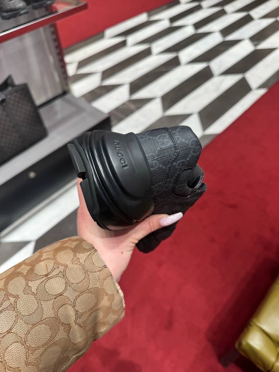 GUCCI Sneakers side view - Men's luxury Shoes