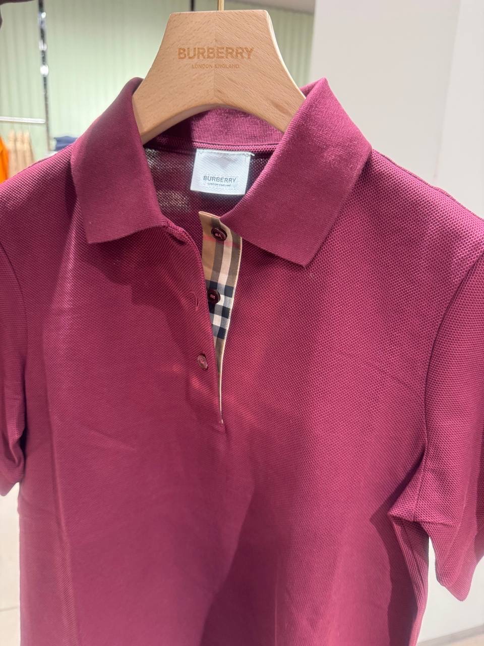 BURBERRY T-shirt and Polo side view - Women's luxury Clothes