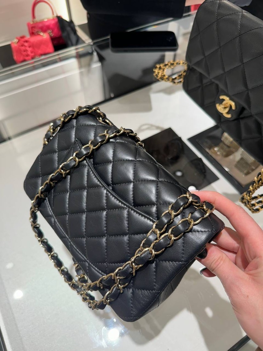 CHANEL Crossbody bags side view - Women's luxury Bags