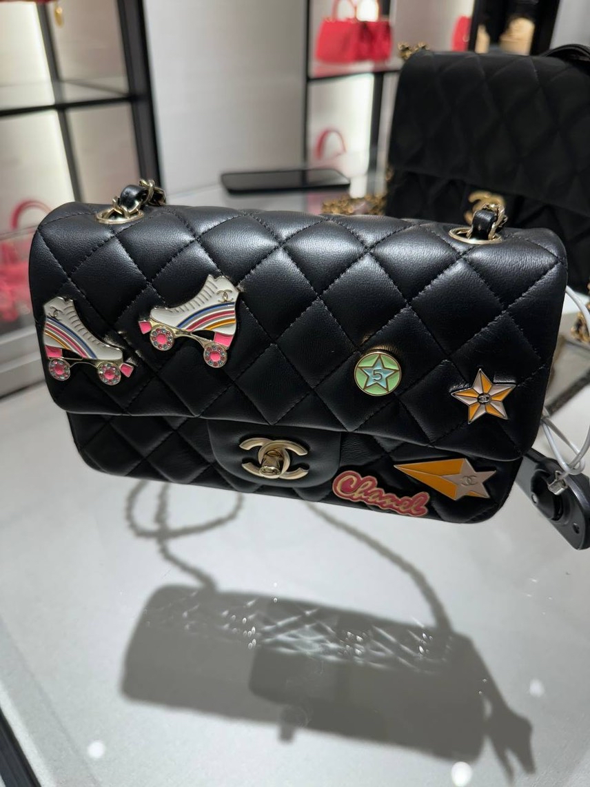 CHANEL Crossbody bags side view - Women's luxury Bags
