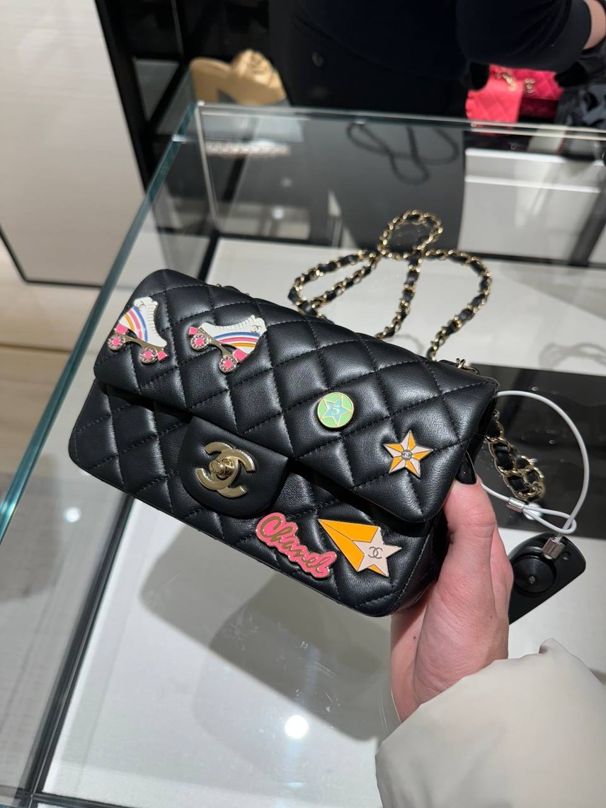 CHANEL Crossbody bags front view - Women's luxury Bags