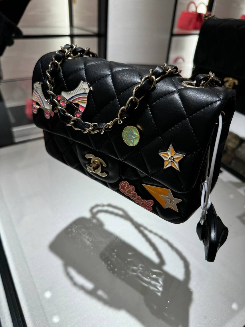 CHANEL Crossbody bags side view - Women's luxury Bags
